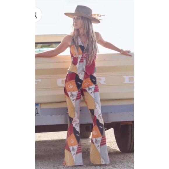 Wrangler X Women's Lainey Wilson Sundown Printed Patchwork Bell Bottom 33x32 - Picture 1 of 7